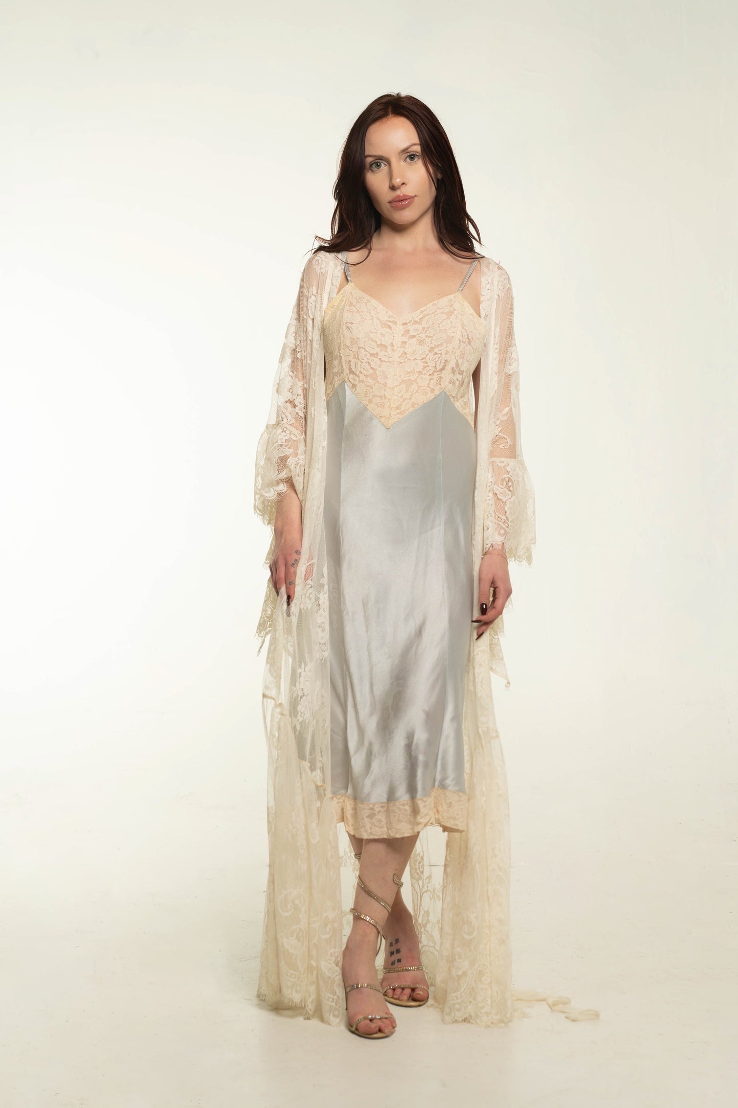 Muche & Muchette Cream Lace Robe O/S