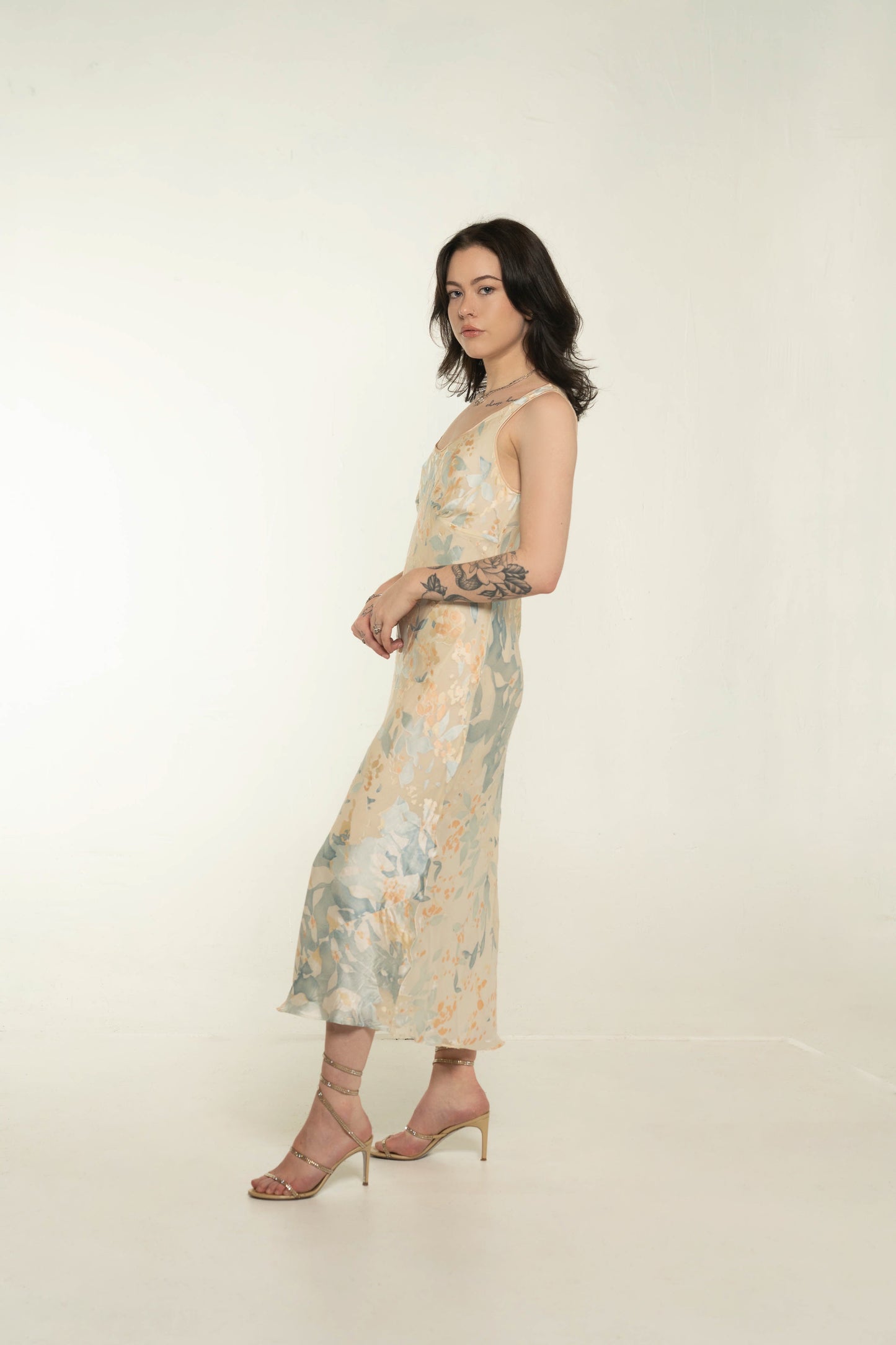 Vintage Champagne/Floral Sleeveless Maxi Dress Size Medium